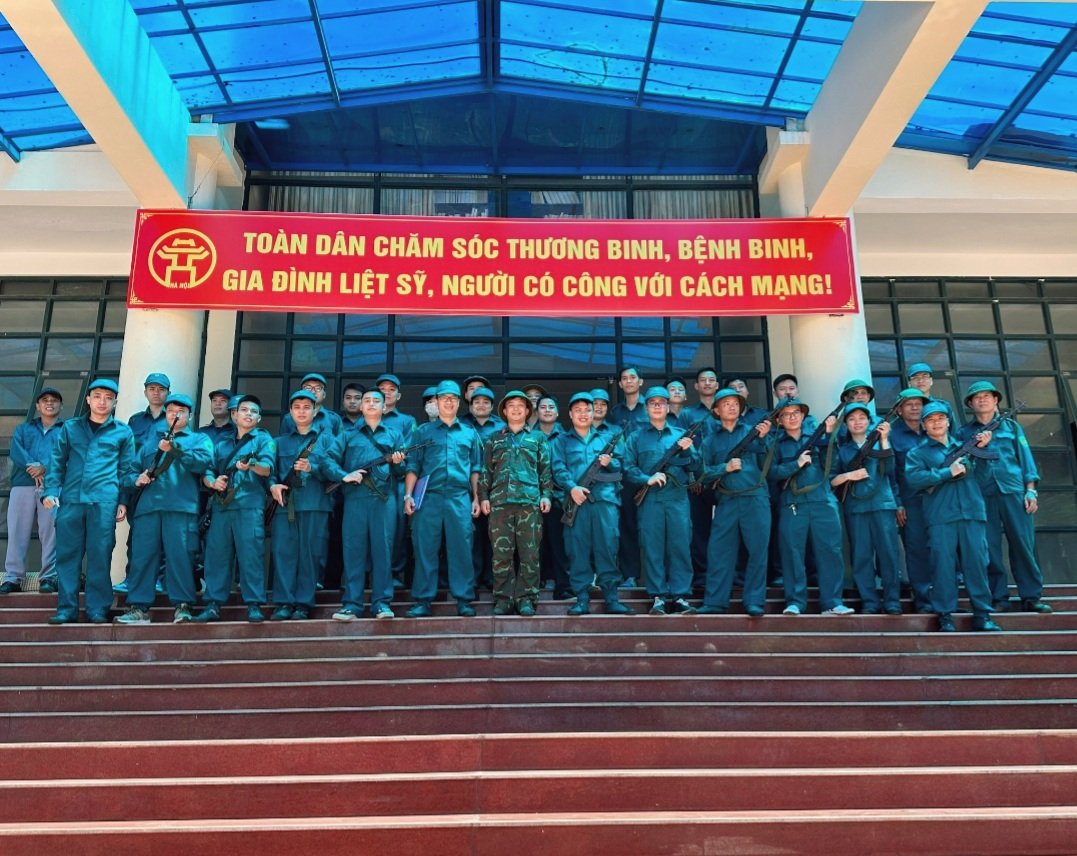 BẾ MẠC KHÓA HUẤN LUYỆN LỰC LƯỢNG DÂN QUÂN TỰ VỆ CỤM 2 – HUYỆN THANH TRÌ NĂM 2023