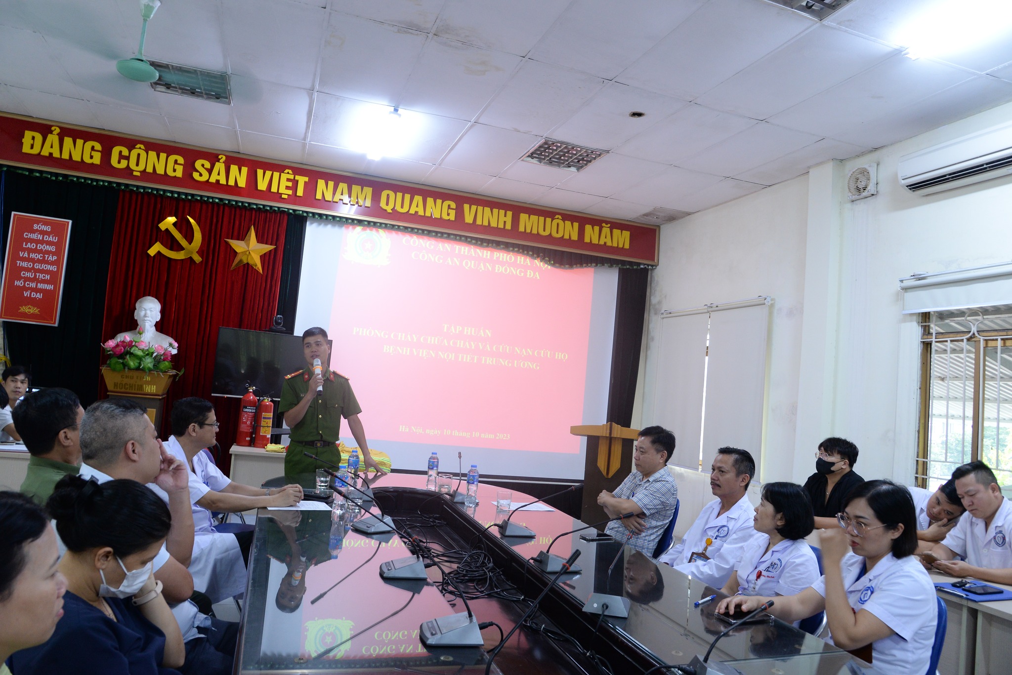 KHÓA HUẤN LUYỆN NGHIỆP VỤ PHÒNG CHÁY CHỮA CHÁY VÀ CỨU NẠN CỨU HỘ NĂM 2023