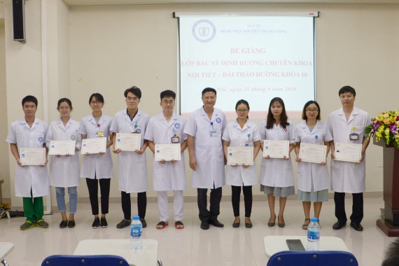 Bế giảng khóa đào tạo Nhà Cái Cá Cược Uy Tín King88 Vina định hướng chuyên khoa Nội tiết – Đái tháo đường khóa 10, năm học 2019