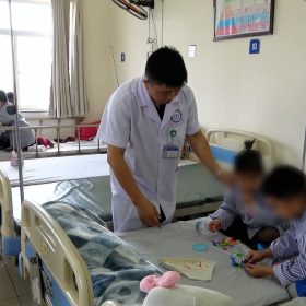 LẠM DỤNG CÁC CHẾ PHẨM KHÔNG RÕ NGUỒN GỐC NHIỀU TRẺ MẮC HỘI CHÚNG CUSHING