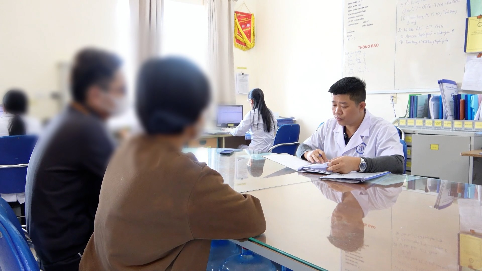 LẠM DỤNG CÁC CHẾ PHẨM KHÔNG RÕ NGUỒN GỐC NHIỀU TRẺ MẮC HỘI CHÚNG CUSHING
