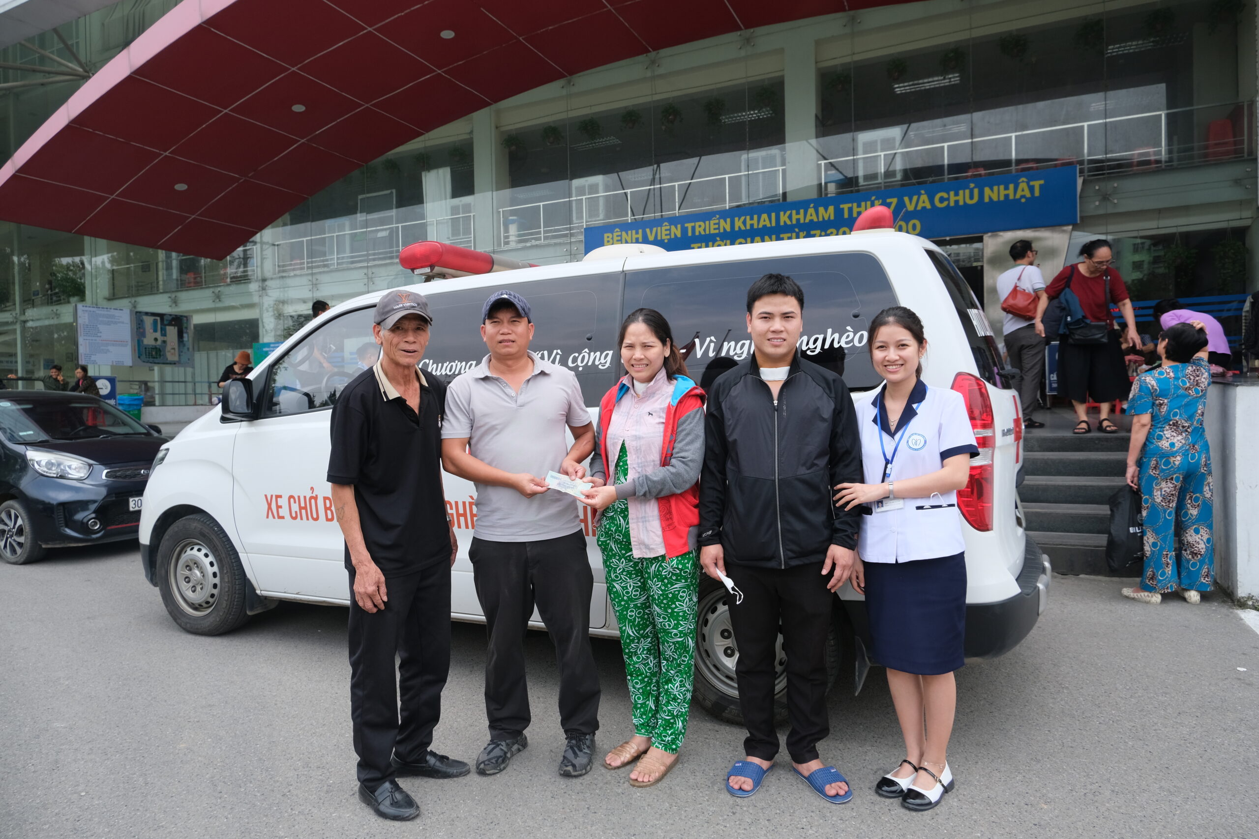 Những chuyến xe “0 đồng” yêu thương dành cho Người bệnh