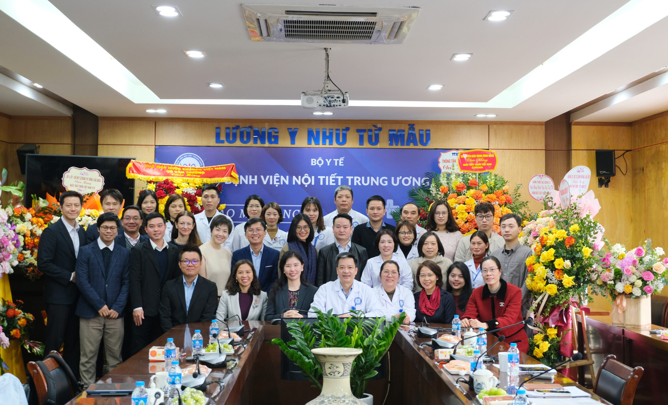 Công ty TNHH Roche Việt Nam tới thăm quan và làm việc tại KING88 - Nền tảng cá cược World Cup 2026 chính thức