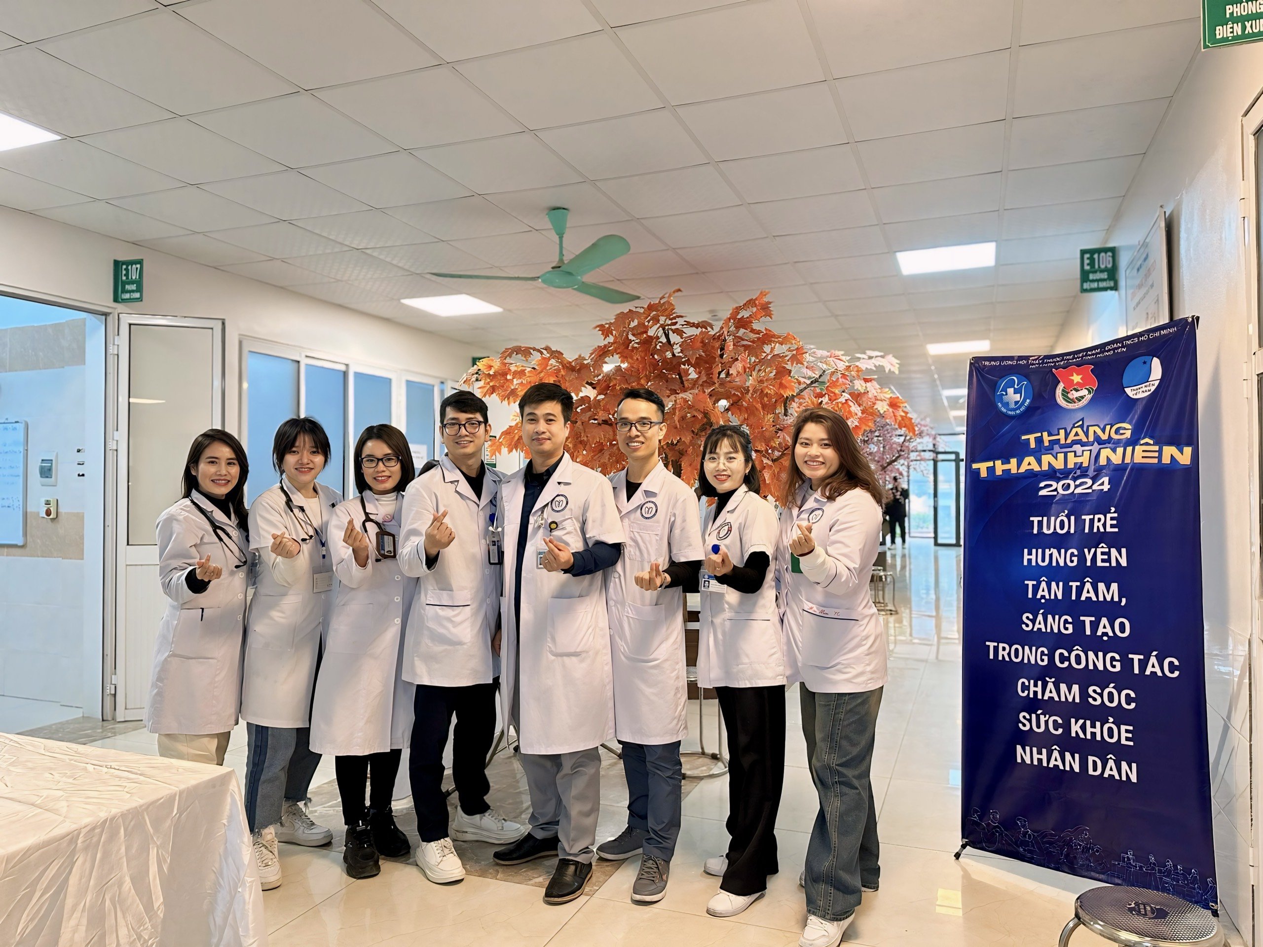 King88clb com link không chặn KING88 - Nền tảng cá cược World Cup 2026 chính thức khám bệnh tình nguyện, cấp phát thuốc miễn phí cho gần 700 người dân tại huyện Văn Giang, tỉnh Hưng Yên