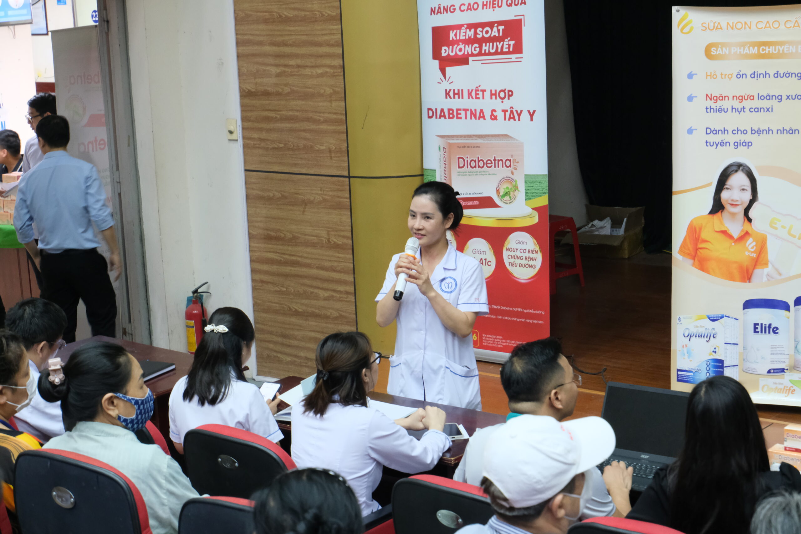 Giáo dục sức khoẻ chủ đề: “ Sử dụng và bảo quản insulin”.