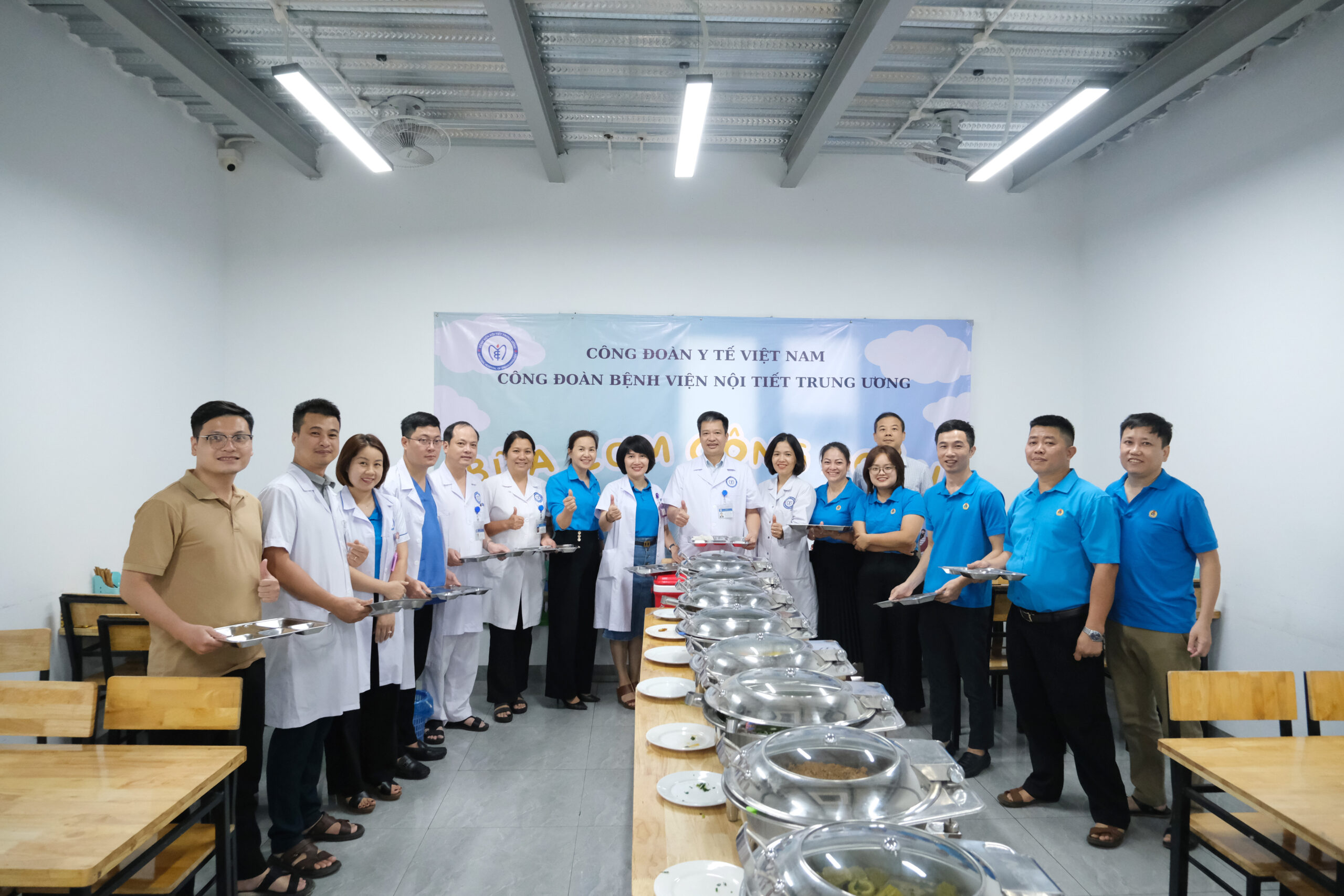 “Bữa cơm công đoàn”- gắn kết yêu thương.