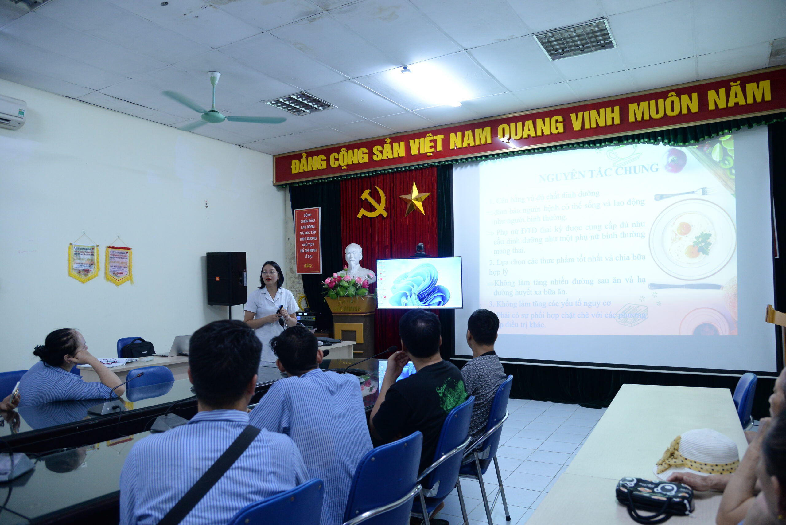 Giáo dục sức khỏe  chủ đề: Chế độ dinh dưỡng cho King88 us cc đái tháo đường