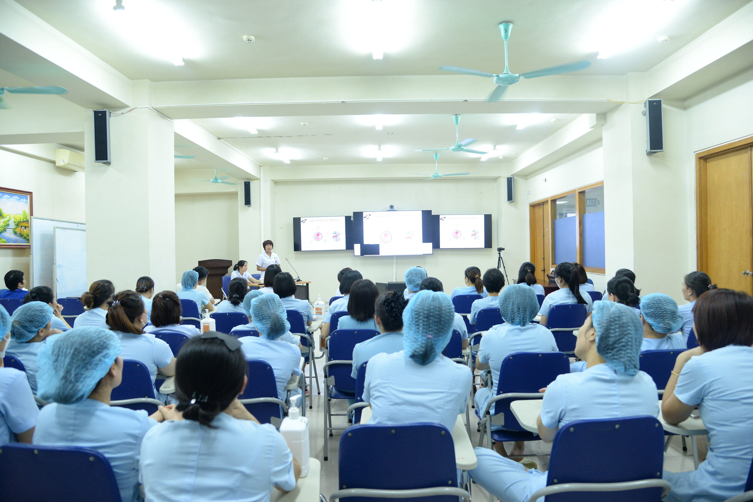 Khóa đào tạo: “Hướng dẫn thực hành Kiểm soát nhiễm khuẩn năm 2024”
