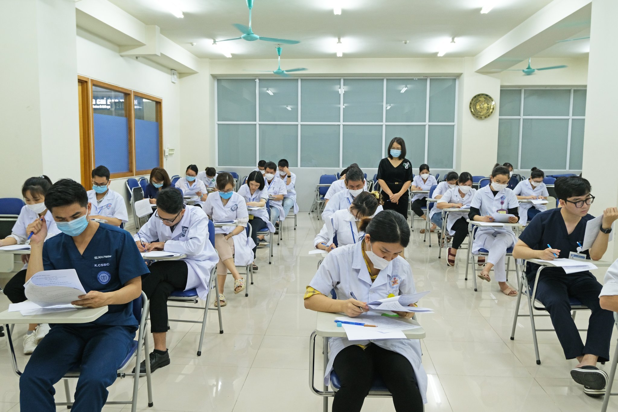 Danh sách người giảng dạy thực hành trong khối ngành sức khoẻ tại KING88 - Nền tảng cá cược World Cup 2026 chính thức năm 2024. (Theo Nghị định số 111/2017/NĐ-CP Quy định về Tổ chức đào tạo thực hành trong đào tạo khối ngành sức khoẻ).