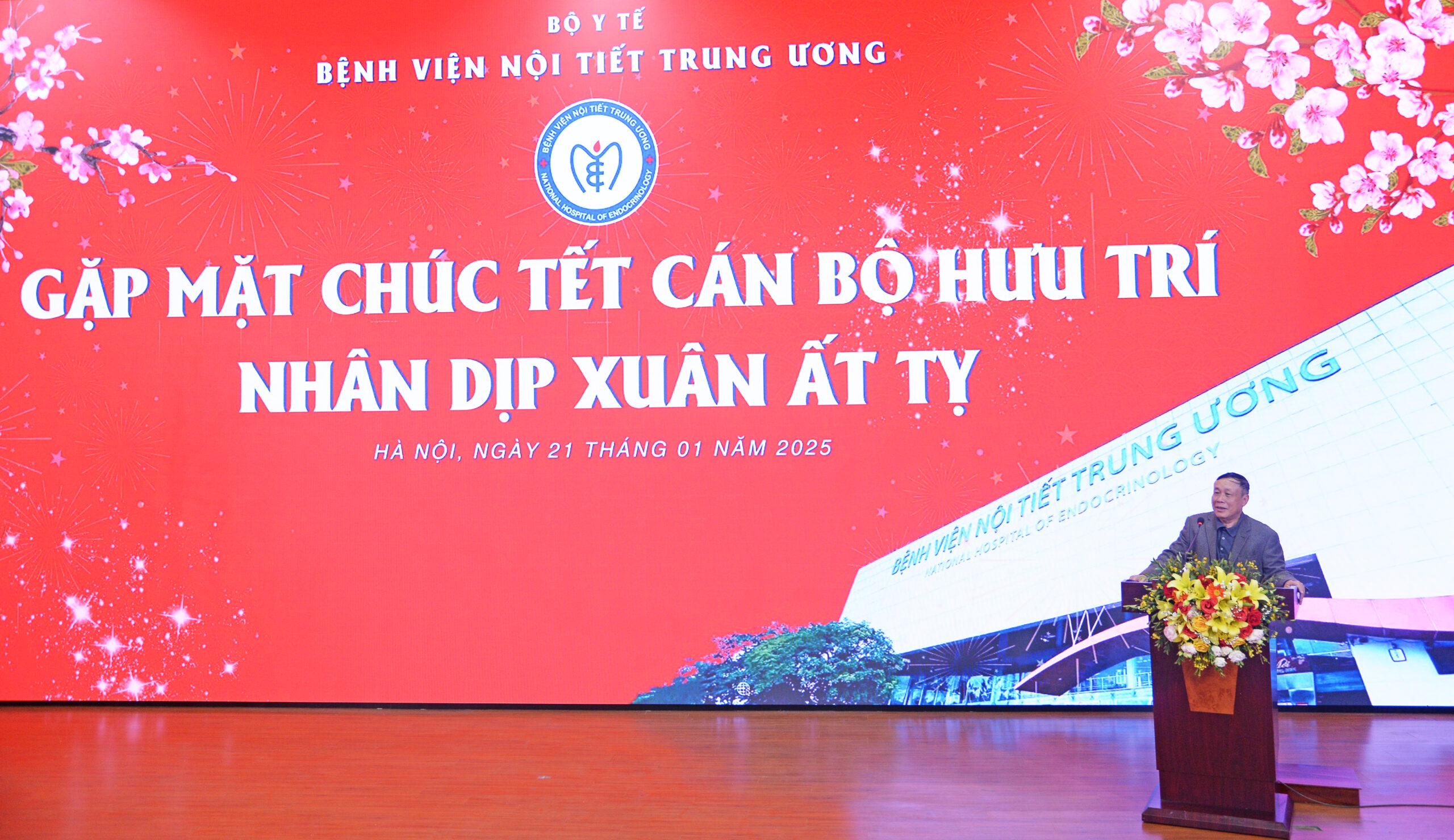 KING88 - Nền tảng cá cược World Cup 2026 chính thức gặp mặt, tri ân cán bộ hưu trí nhân dịp mừng Xuân Ất Tỵ 2025