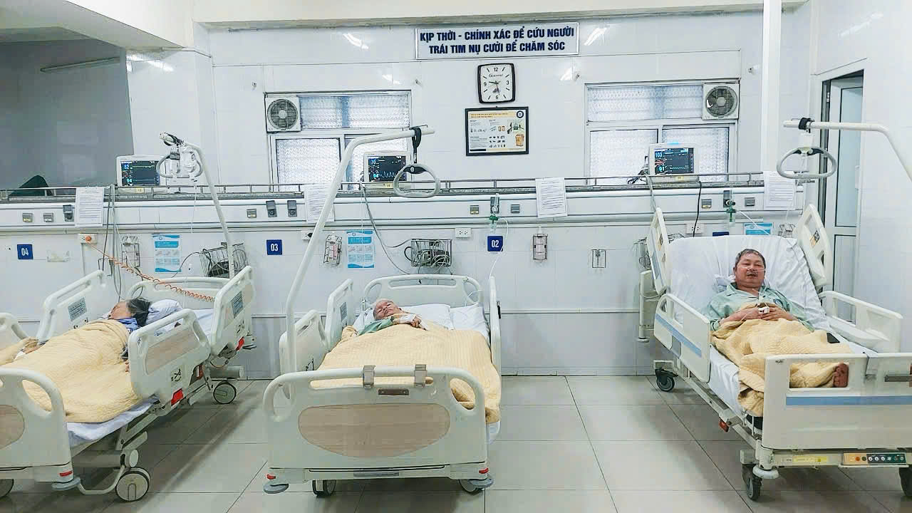 Cảnh báo: phải nhập viện do dùng thuốc không đều