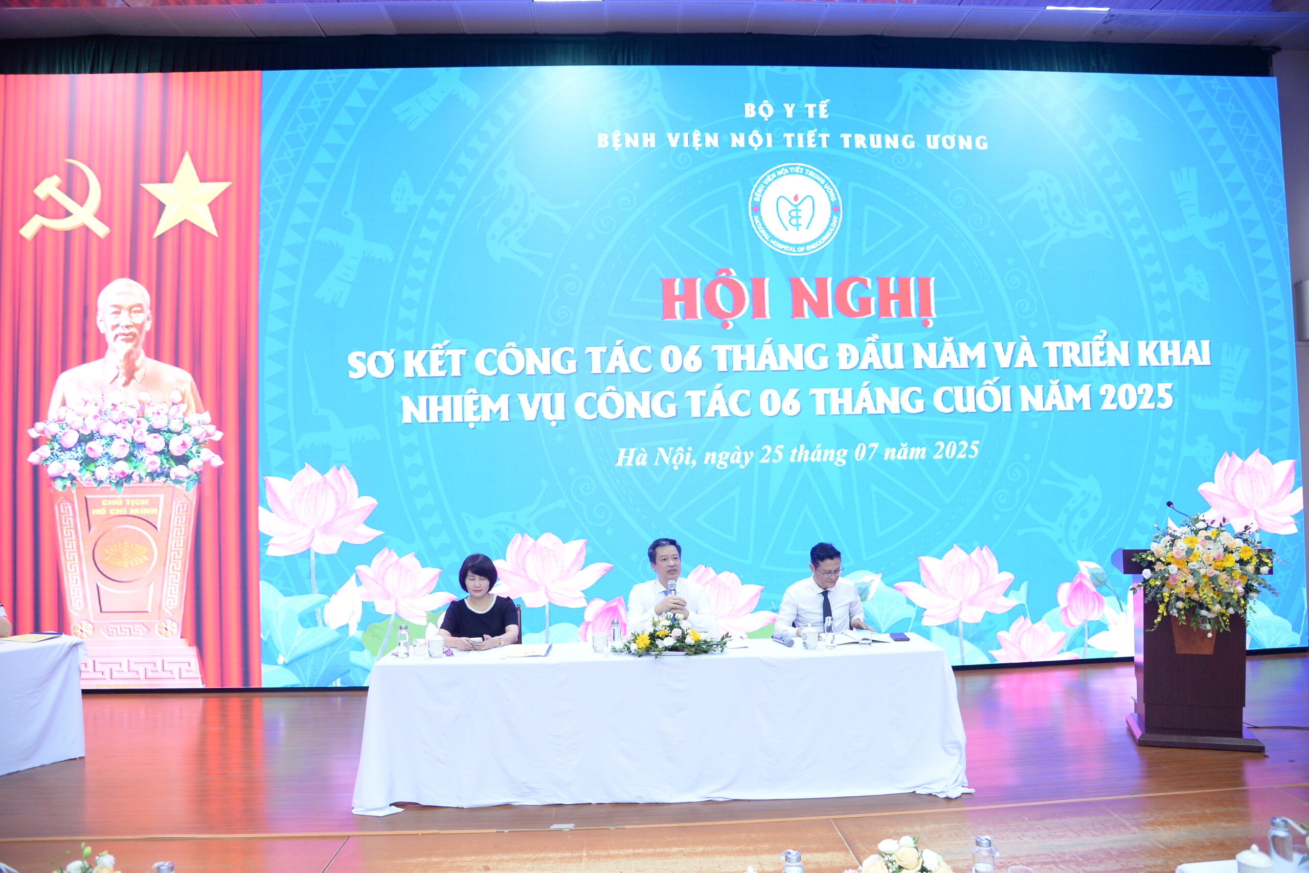 Sơ kết 6 tháng đầu năm 2025: Thực hiện thắng lợi nghị quyết của Đảng và đột phá mạnh mẽ về chuyên môn, về chuyền đổi số và về văn hóa