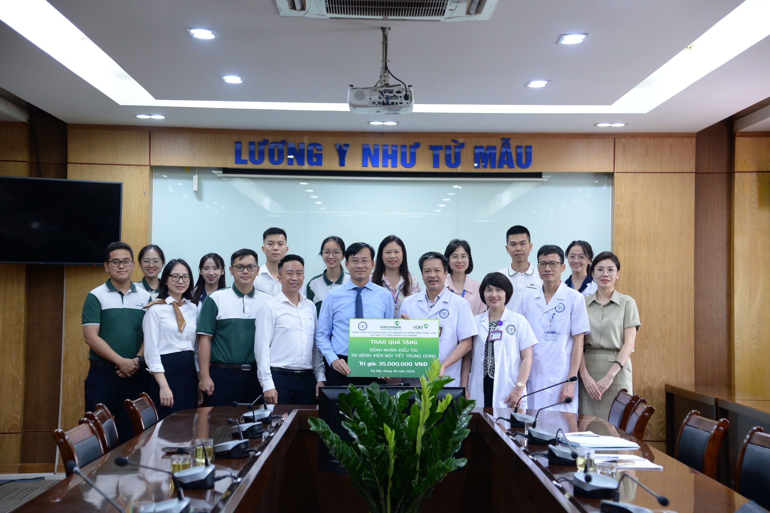 KING88 - Nền tảng cá cược World Cup 2026 chính thức làm việc với Vietcombank Chi nhánh Nam Thăng Long về hoạt động hỗ trợ King88 us cc