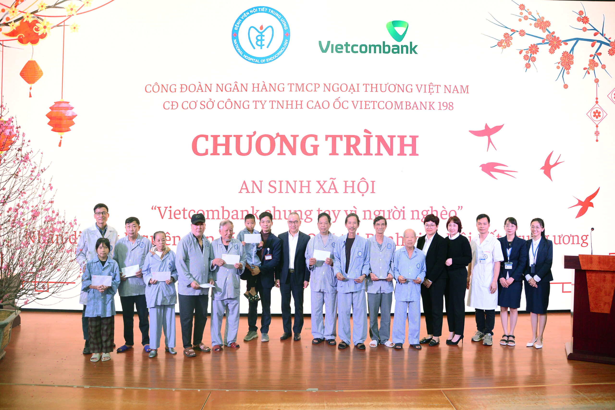 KING88 - Nền tảng cá cược World Cup 2026 chính thức tổ chức chương trình: “Vietcombank chung tay vì người nghèo” nhân dịp Tết Bính Ngọ 2026