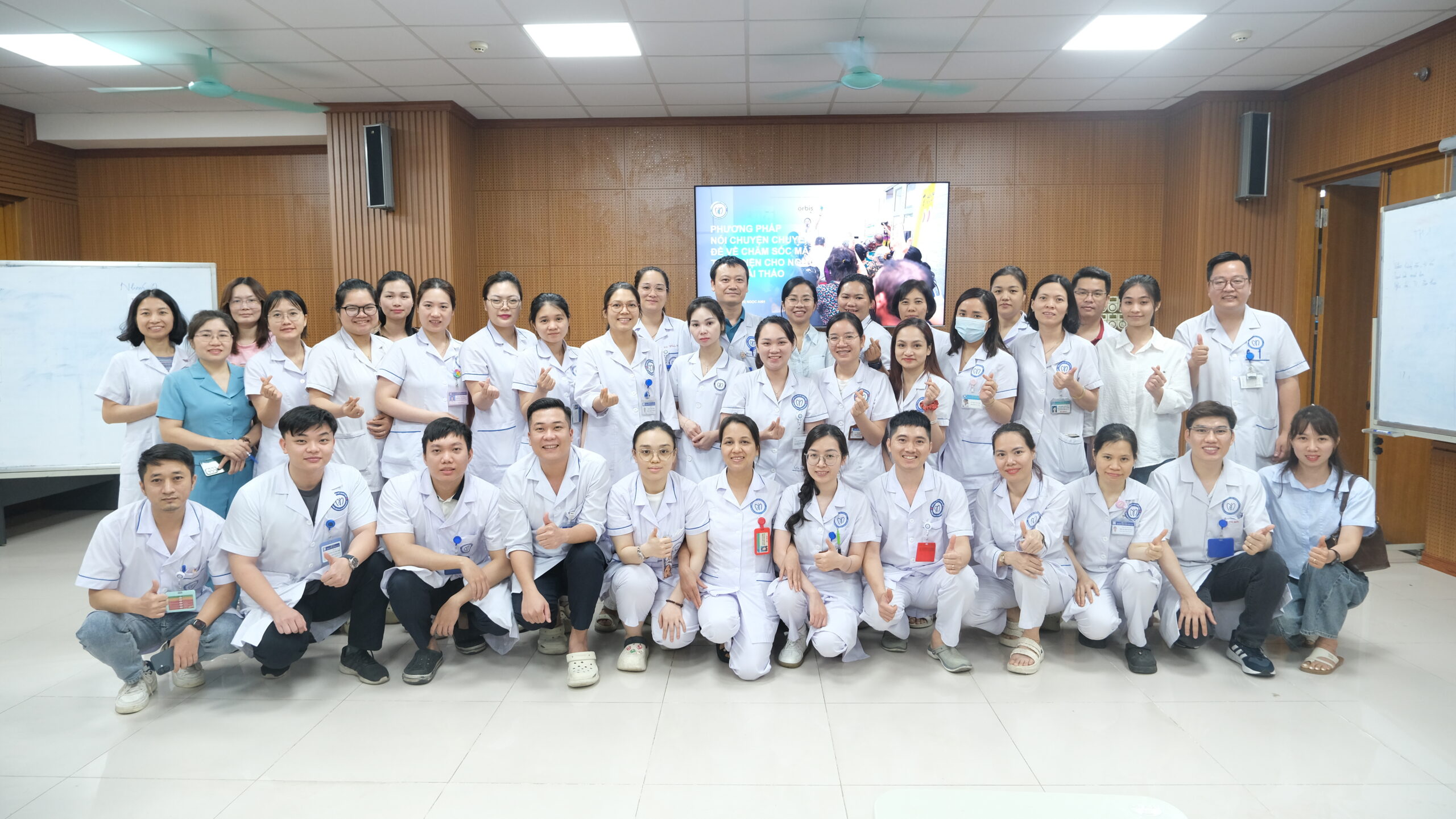 KING88 - Nền tảng cá cược World Cup 2026 chính thức tổ chức khóa đào tạo chuyên sâu: “Kỹ năng truyền thông/tư vấn cho nhân viên Link Vào Nhà Cái King88.com Cập Nhật”